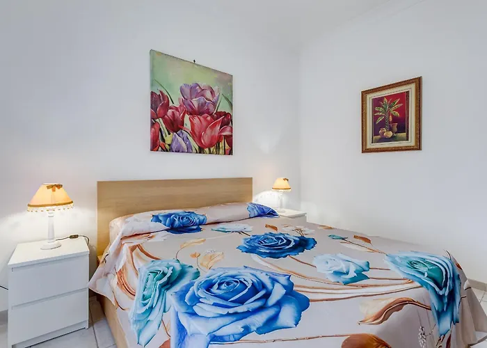 Apartment Cozy 2-bedroom Flat With Balcony In Monteverde Rom