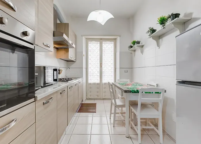 Cozy 2-bedroom Flat With Balcony In Monteverde Apartment