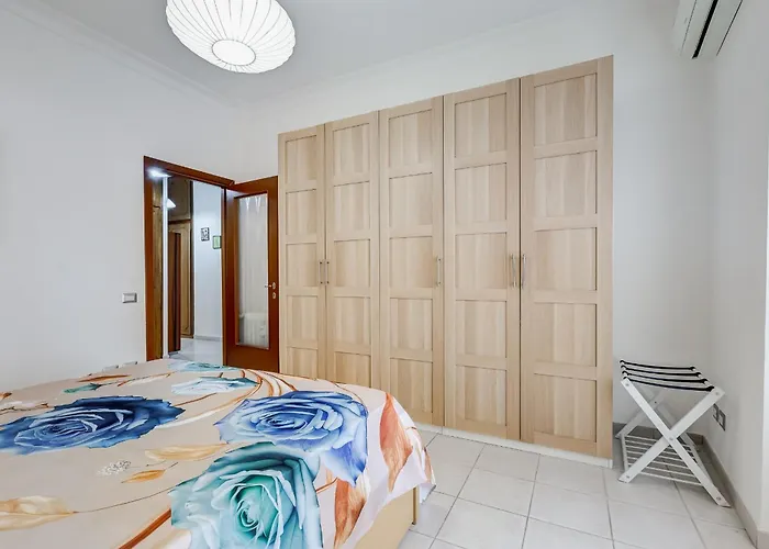 Apartment Cozy 2-bedroom Flat With Balcony In Monteverde