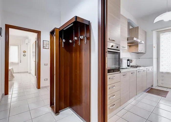 Apartment Cozy 2-bedroom Flat With Balcony In Monteverde