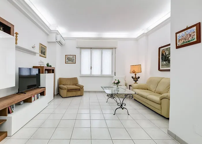 Cozy 2-bedroom Flat With Balcony In Monteverde Rom