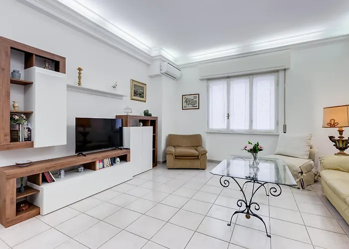 Cozy 2-bedroom Flat With Balcony In Monteverde Apartment